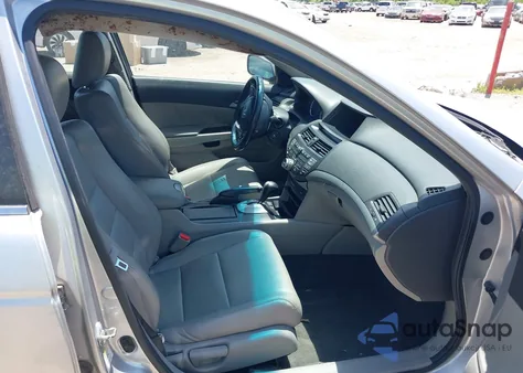 2010 Honda Accord 2.4 Ex-L from USA, damaged, VIN 1HGCP2F8XAA170669